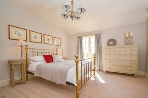3 bedrooms, iron/ironing board, travel crib, WiFi