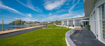 Luxurious Three Bedroom Farmhouse with Sea Views in Llanystumdwy | Bryn-Du