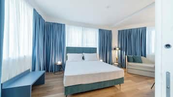Family Studio Suite, Non Smoking, City View | In-room safe, laptop workspace, blackout drapes, soundproofing