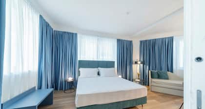 BISCARDI HOTEL