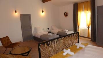 Comfort Quadruple Room, Garden View | Bed sheets