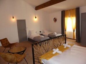 Comfort Quadruple Room, Garden View | Bed sheets