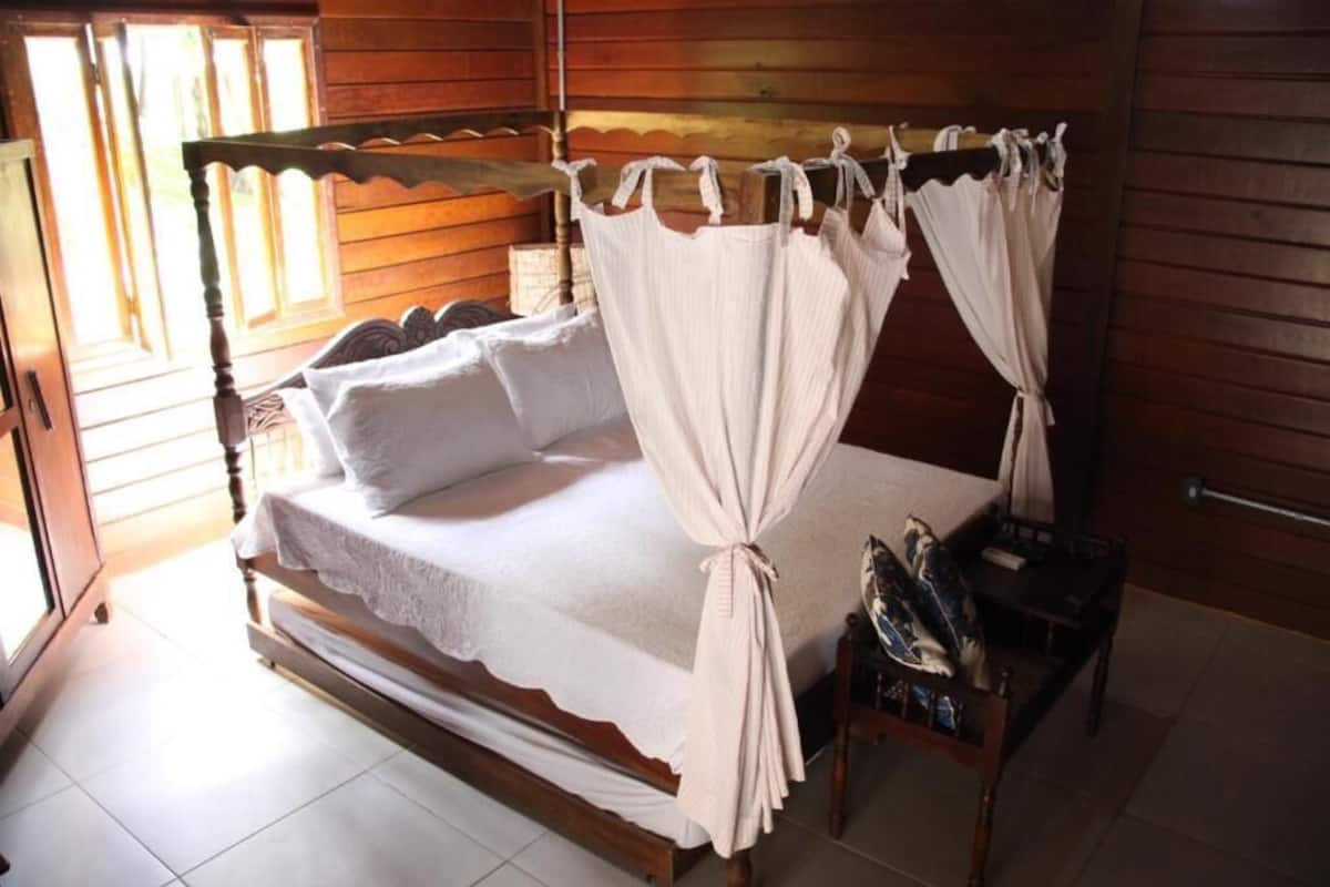 Chalet Confort, 1 grand lit, vue jardin, en bord de lac