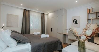 Central Deluxe Apartment with Workspace - Apartment Datala
