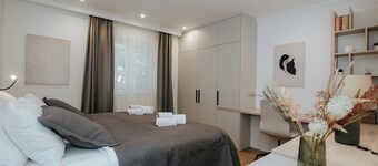 Central Deluxe Apartment with Workspace - Apartment Datala