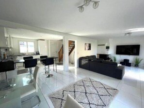 Living area - Location Très Grande Maison Pour les JO Juillet et Août 2024 (Lagny-sur-Marne)
