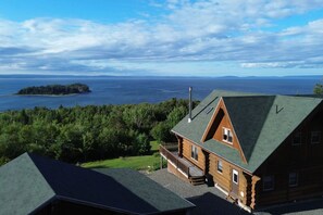 Exterior - Privacy @ Bras d’Or Lake Eagle House Chalet (Saint Peter`s)