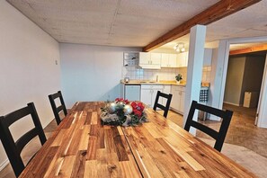 Dining - Privacy @ Bras d’Or Lake Eagle House Chalet (Saint Peter`s)