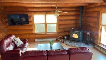 Een smart-tv en een open haard