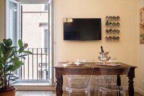 Dining - AV Domus Propaganda (Roma)