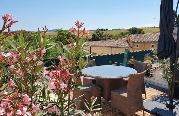 Outdoor dining - Aude Loft 130 M2+terrasse 50m2 (La Cassaigne)