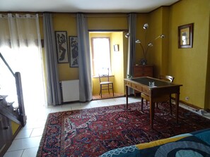 2 bedrooms, desk, iron/ironing board, free WiFi - Aude Loft 130 M2+terrasse 50m2 (La Cassaigne)
