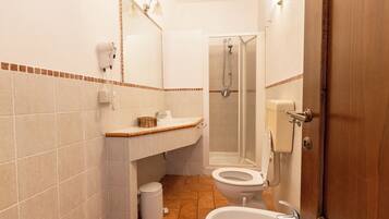 Bidet, Seife, Toilettenpapier