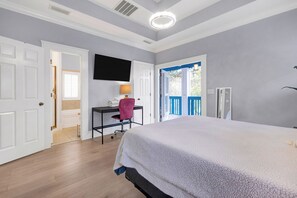 3 bedrooms, desk, free WiFi, bed sheets - 1537- Trend Setter, Entertain Your Heart Away, 1 Mile to Arenas, Pet Friendly (Jacksonville)