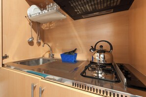 Microwave, oven, stovetop - Kasavucciria Apartment Delizioso Monolocale al Centro Storico di Palermo (Palermo)