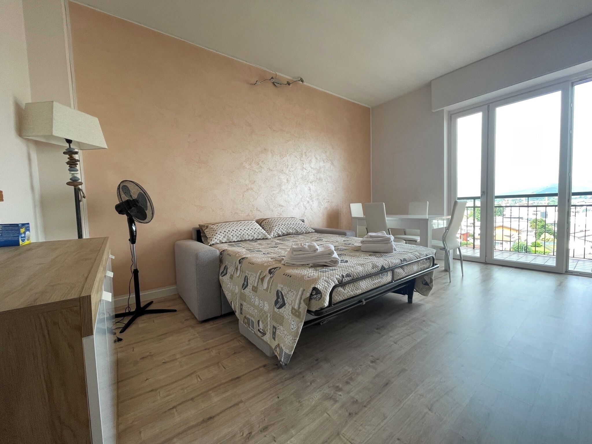 2 chambres, fer et planche à repasser, Wi-Fi, draps fournis