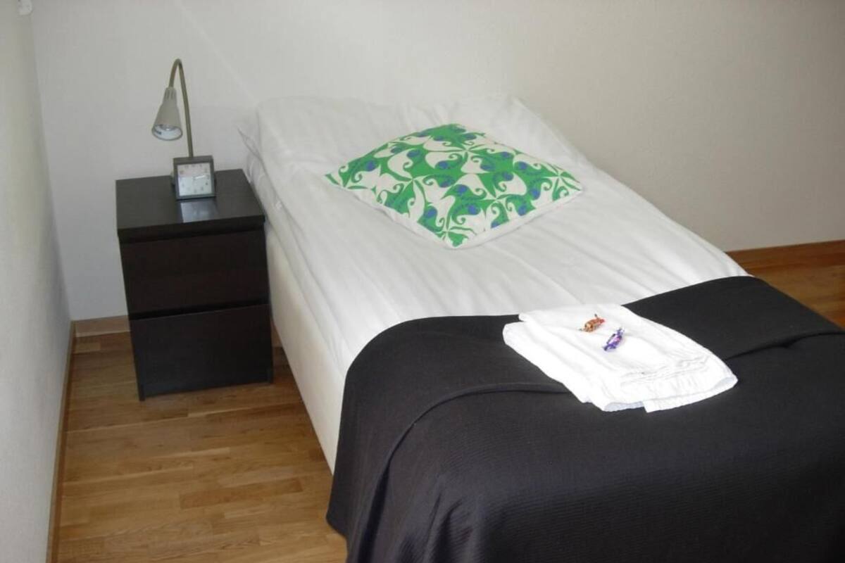 Single Room, City View | Desk, free WiFi, bed sheets