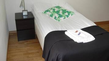 Single Room, City View | Desk, free WiFi, bed sheets