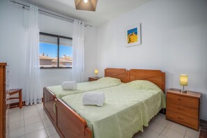 Apartemen Panorama | Setrika/meja setrika dan Wi-Fi gratis