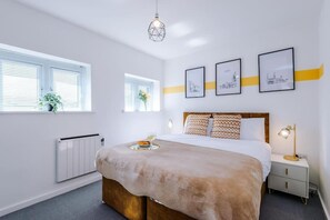 Apartment | 2 bedrooms, iron/ironing board, free WiFi, bed sheets - Stunning 2-bed Apartment With Allocated Parking (Leeds)