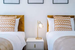 Apartment | 2 bedrooms, iron/ironing board, free WiFi, bed sheets - Stunning 2-bed Apartment With Allocated Parking (Leeds)