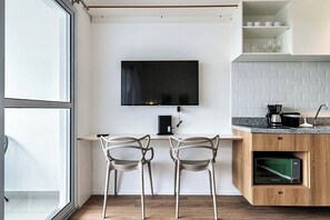 Ruokailu omassa huoneessa