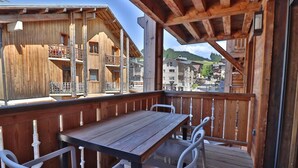 Outdoor dining - Wifi, 200m from ski slopes, 1st floor, balcony, 65m², Les Gets (Les Gets)