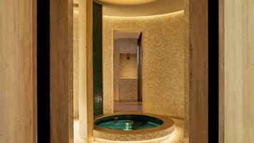 Sauna, bilik wap, rawatan badan, urut tuaman batu, urutan tisu mendalam