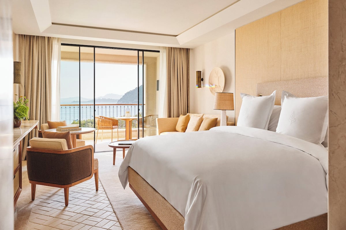 1 bilik tidur, peralatan tempat tidur premium, bar mini, meja