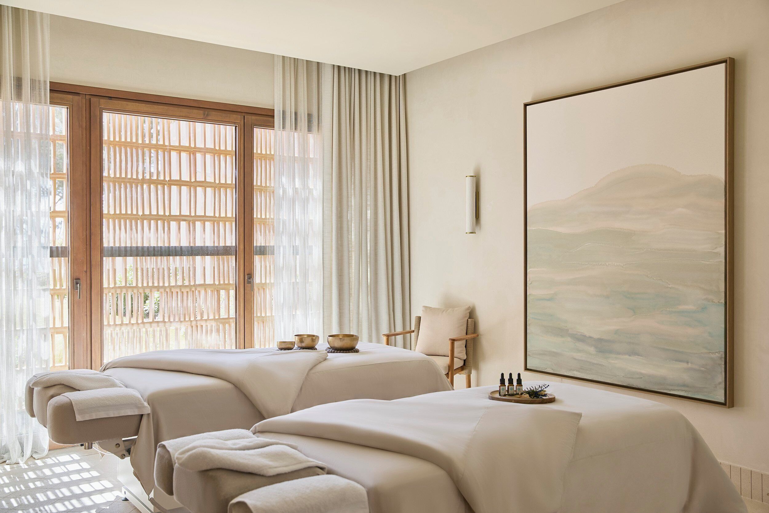 Sauna, steam room, body treatments, hot stone massages