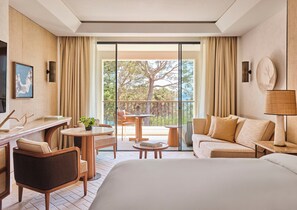Premium bedding, minibar, desk, laptop workspace - Four Seasons Mallorca at Formentor (Pollenca)