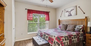 2 makuuhuonetta, silitysrauta/-lauta, ilmainen Wi-Fi, vuodevaatteet