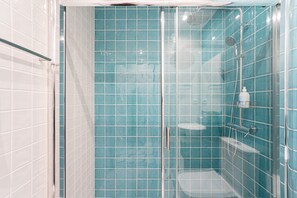 Shower, hair dryer, towels - GuestReady - Porto's Charming Escape (Porto)