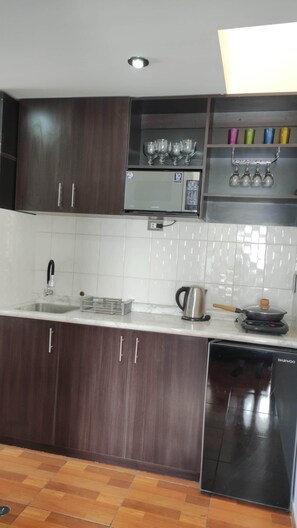 Microones i placa de cuina