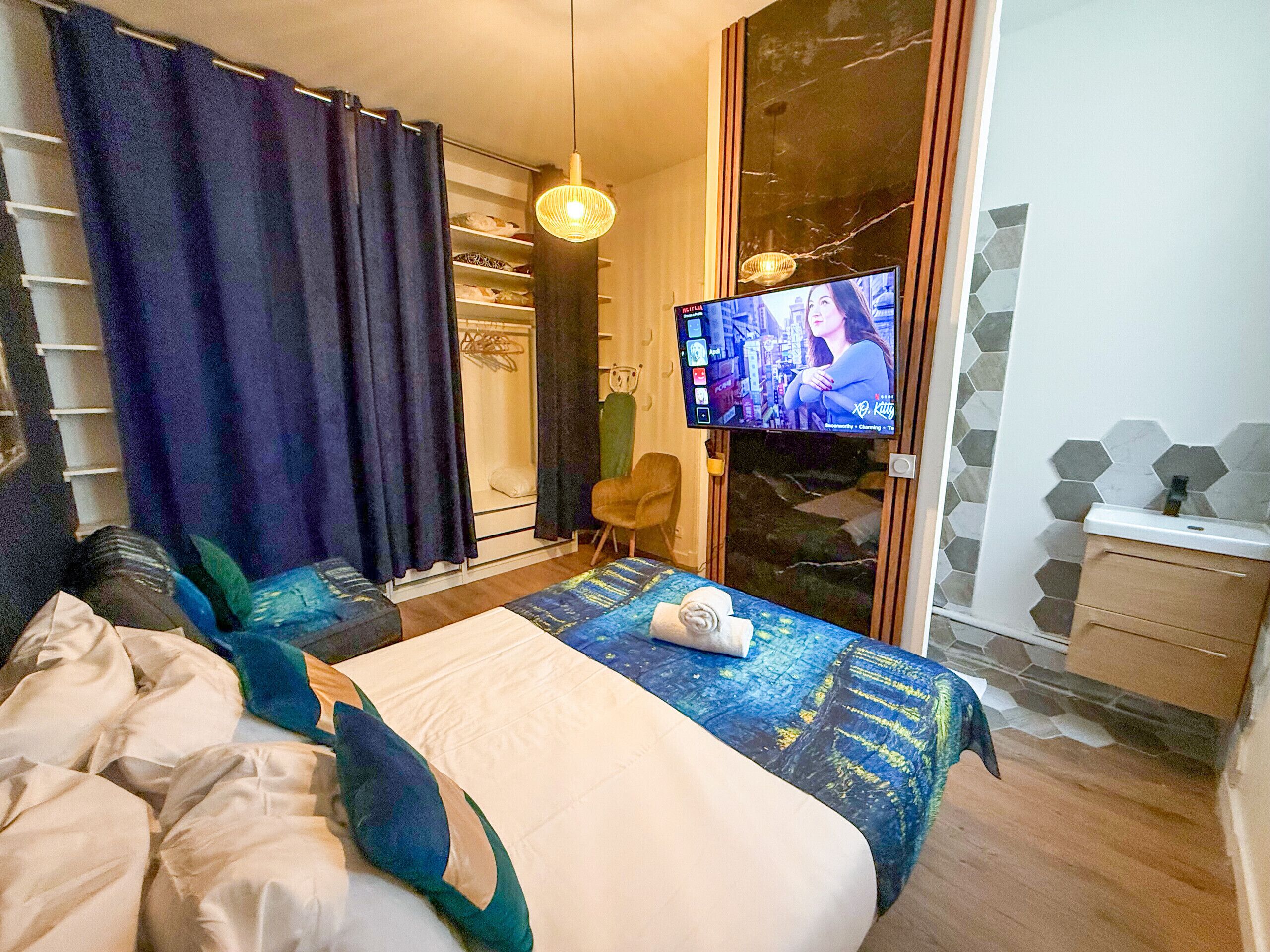 1 chambre, fer et planche à repasser, Wi-Fi gratuit, draps fournis