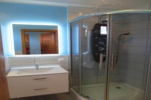 Shower - Apartment in Masuria with Private Pond (Gizycko)