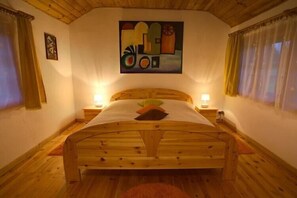 3 bedrooms, bed sheets