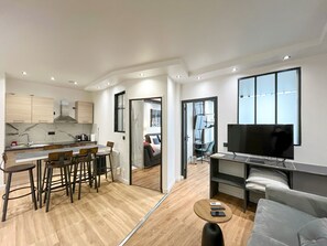 TV - Urban Flat 173 - Atelier Gaite Montparnasse (París)