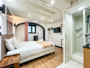 1 bedroom, iron/ironing board, free WiFi, bed sheets