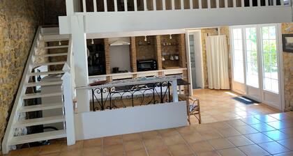 Gîte en Terre des Graves sur les Bords de la Garonne à 30 min de Bordeaux