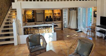 GĂźte en terre des Graves sur les bords de la Garonne Ă 30 min de Bordeaux