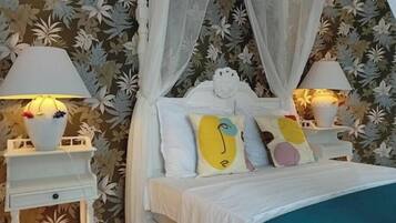 2 bedrooms, iron/ironing board, travel cot, free WiFi