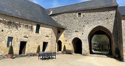 Gite Indépendant au Château de Villeneuve au Cœur D'un Jardin Labellisé