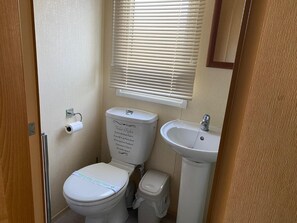 Cabaña | Baño | Ducha y toallas