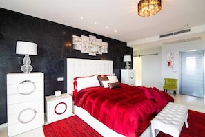 Apartment | 3 bedrooms, iron/ironing board, free WiFi, bed sheets