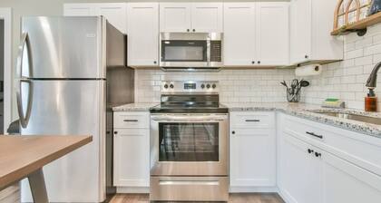 Helen Studio Living Suite 102