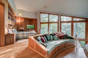 Interior - Steps to the Ellis River: LUX Home, Hot Tub, Game Room 🎿❄️🏂🌲🗻 (Jackson)