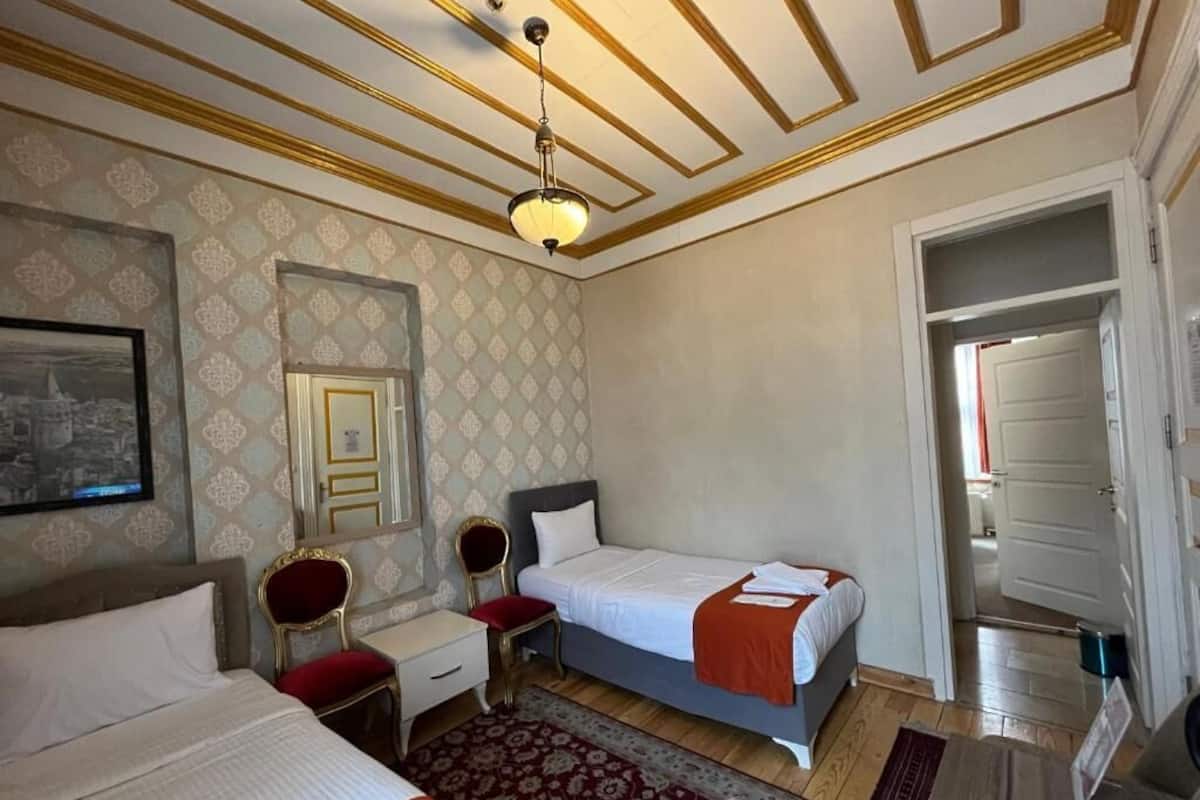 Economy Double or Twin Room | 2 bedrooms, premium bedding, minibar, laptop workspace