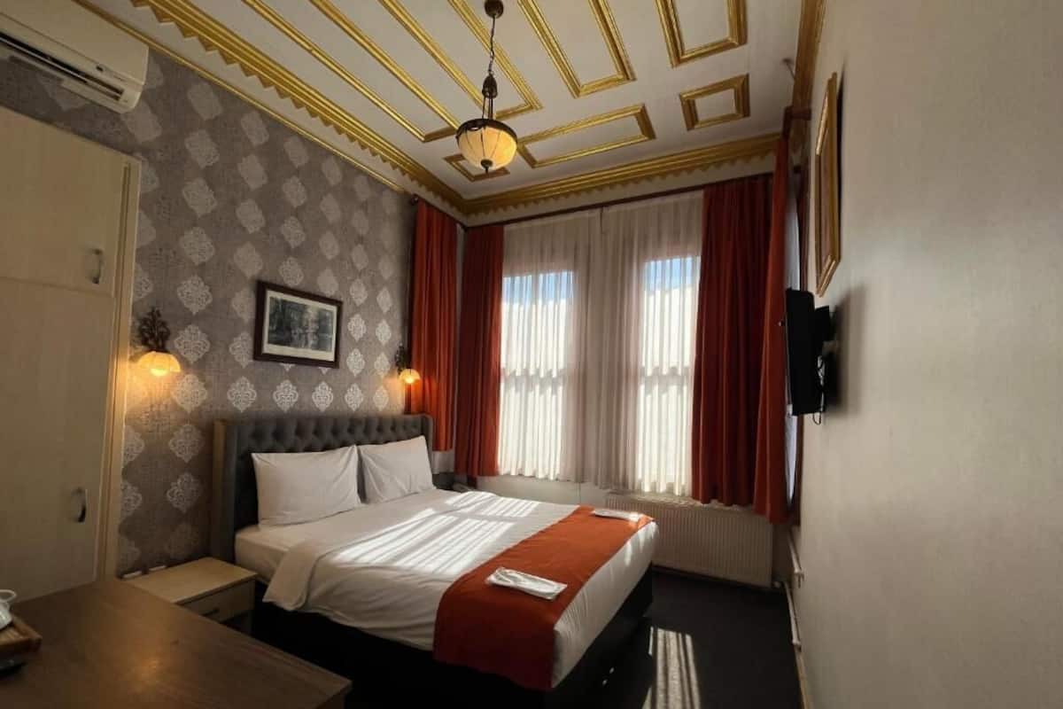 Standard Double Room | 2 bedrooms, premium bedding, minibar, laptop workspace