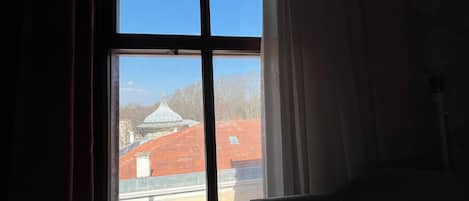 Family Suite | 2 bedrooms, premium bedding, minibar, laptop workspace